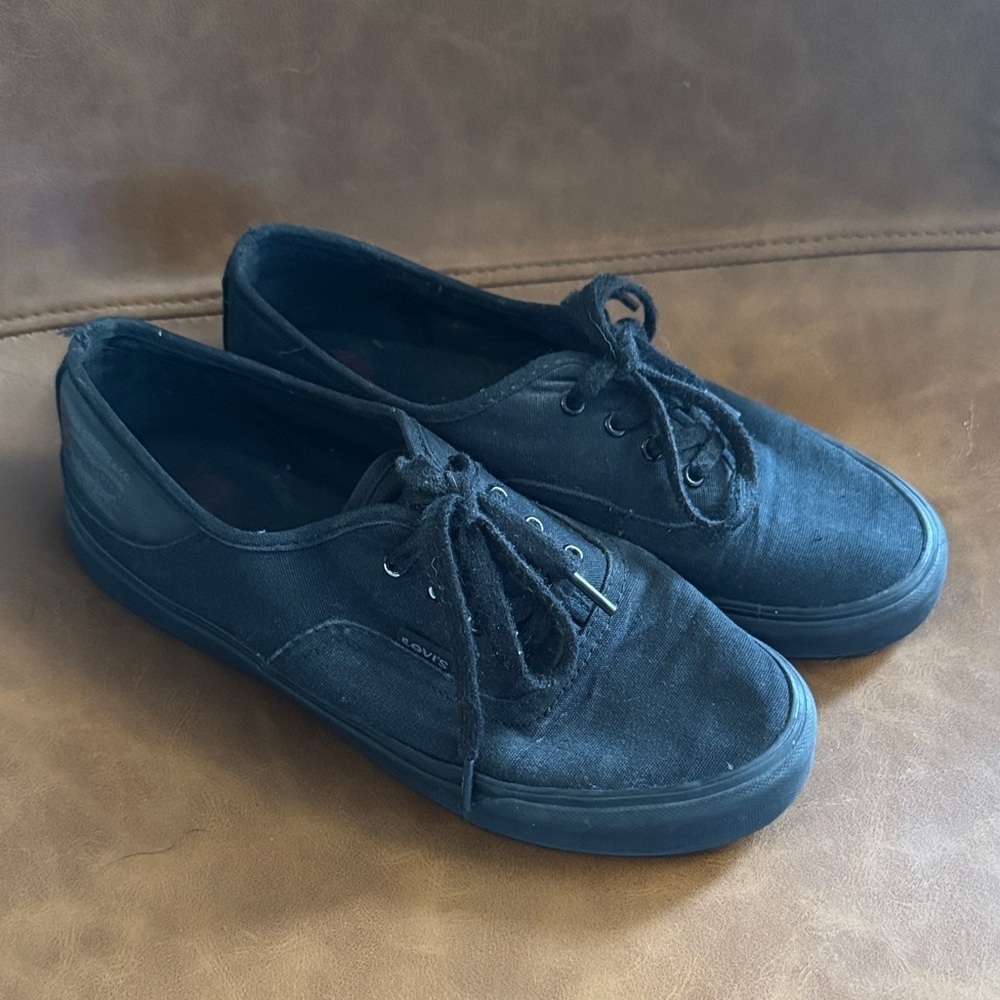 Levi’s Black Canvas Women’s Shoes